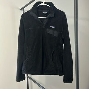 Patagonia pull-over. Black. Women’s L
